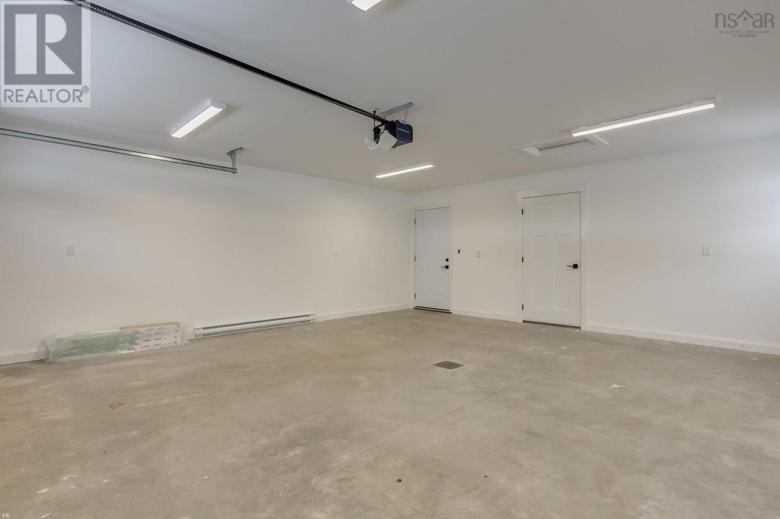 10 PETERSON STREET Image 34