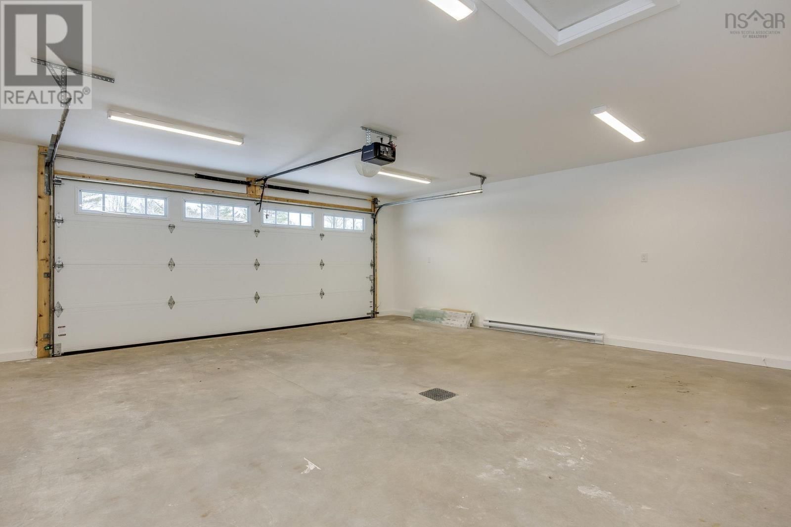 10 PETERSON STREET Image 35