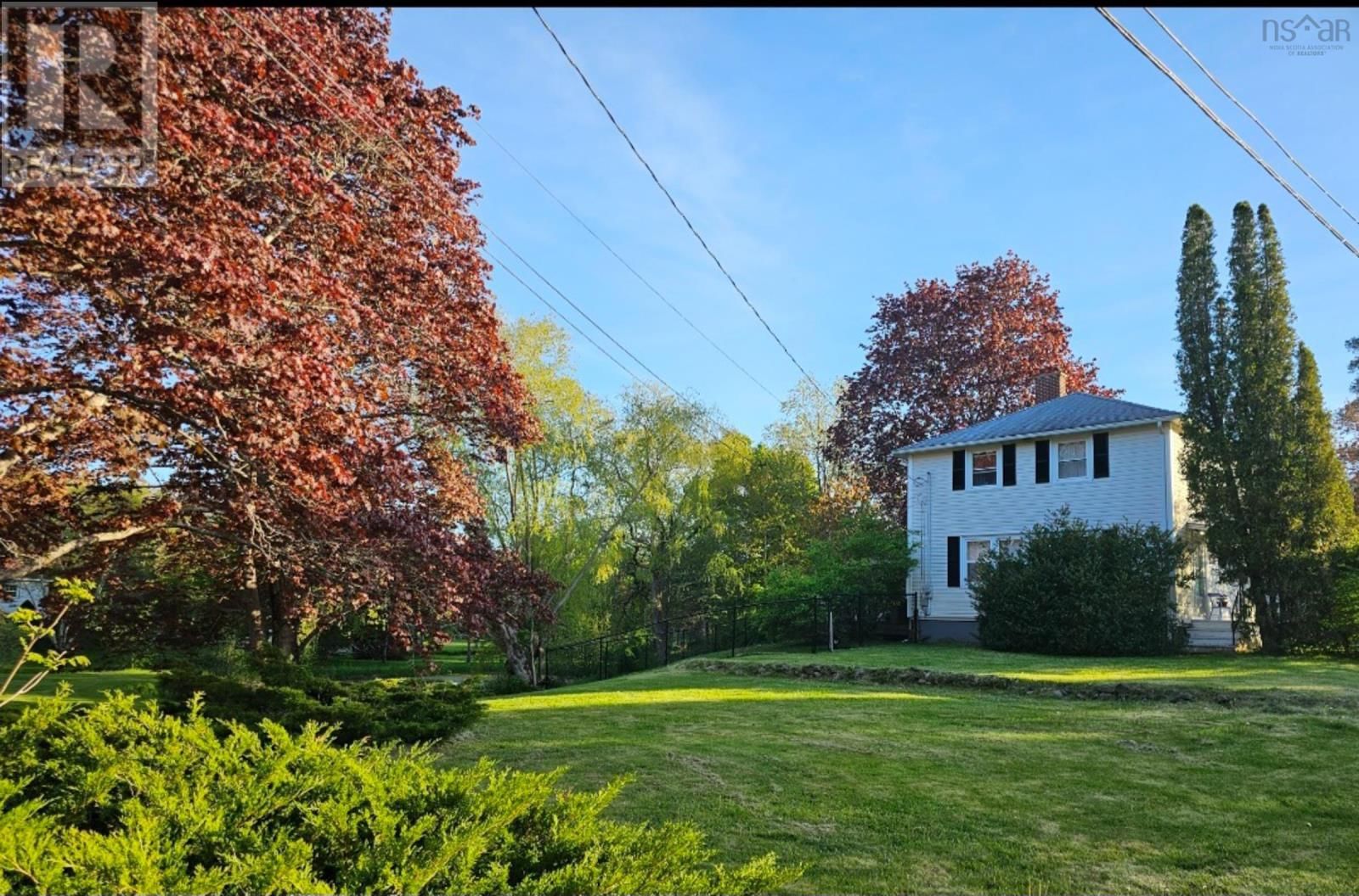 3 Reagh Avenue, Middleton, Nova Scotia B0S 1P0