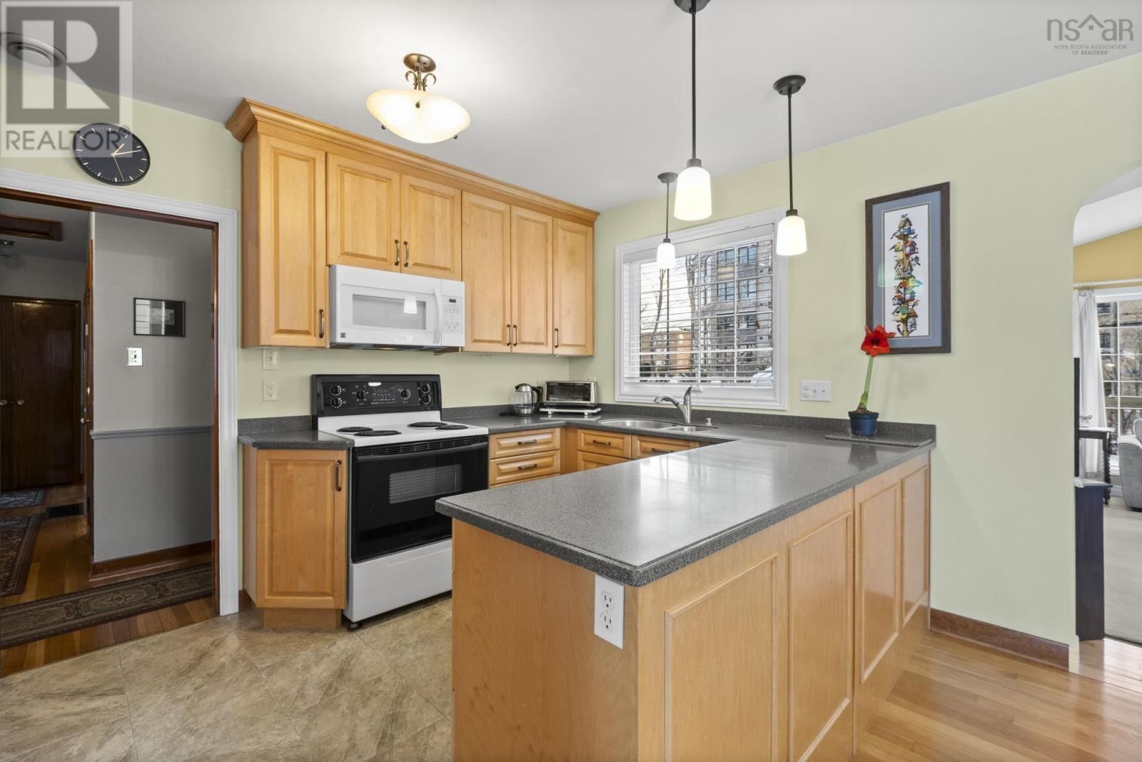 16 CANARY CRESCENT Image 12