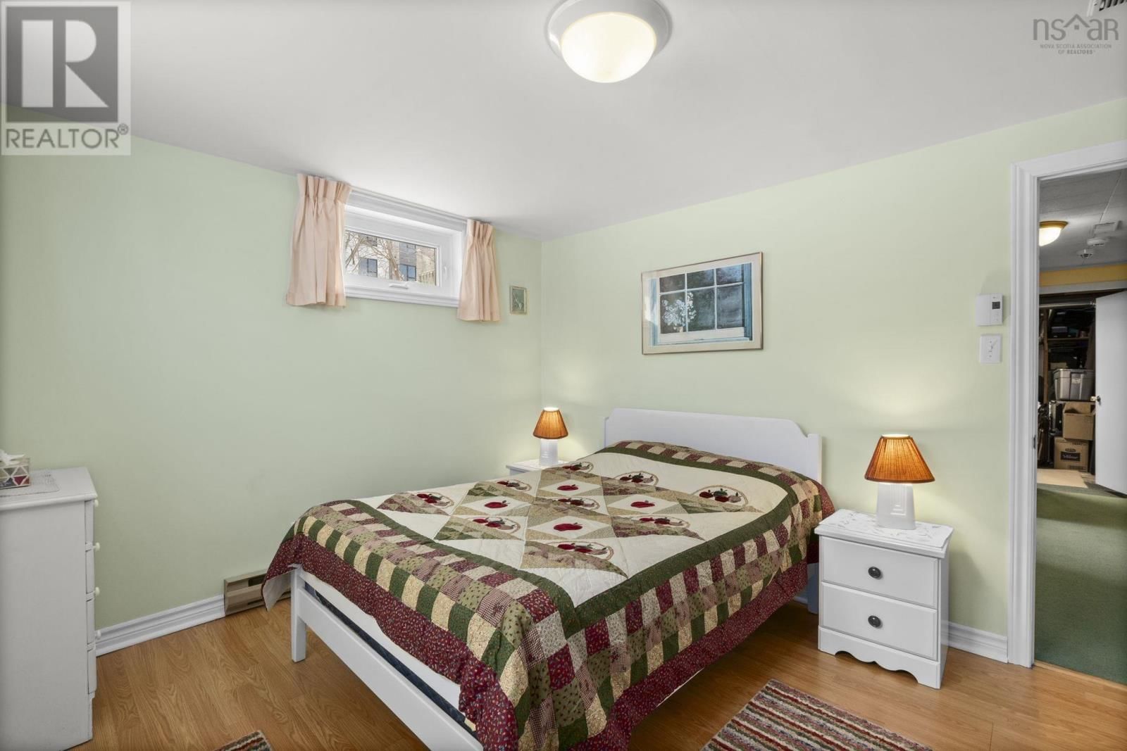 16 CANARY CRESCENT Image 24