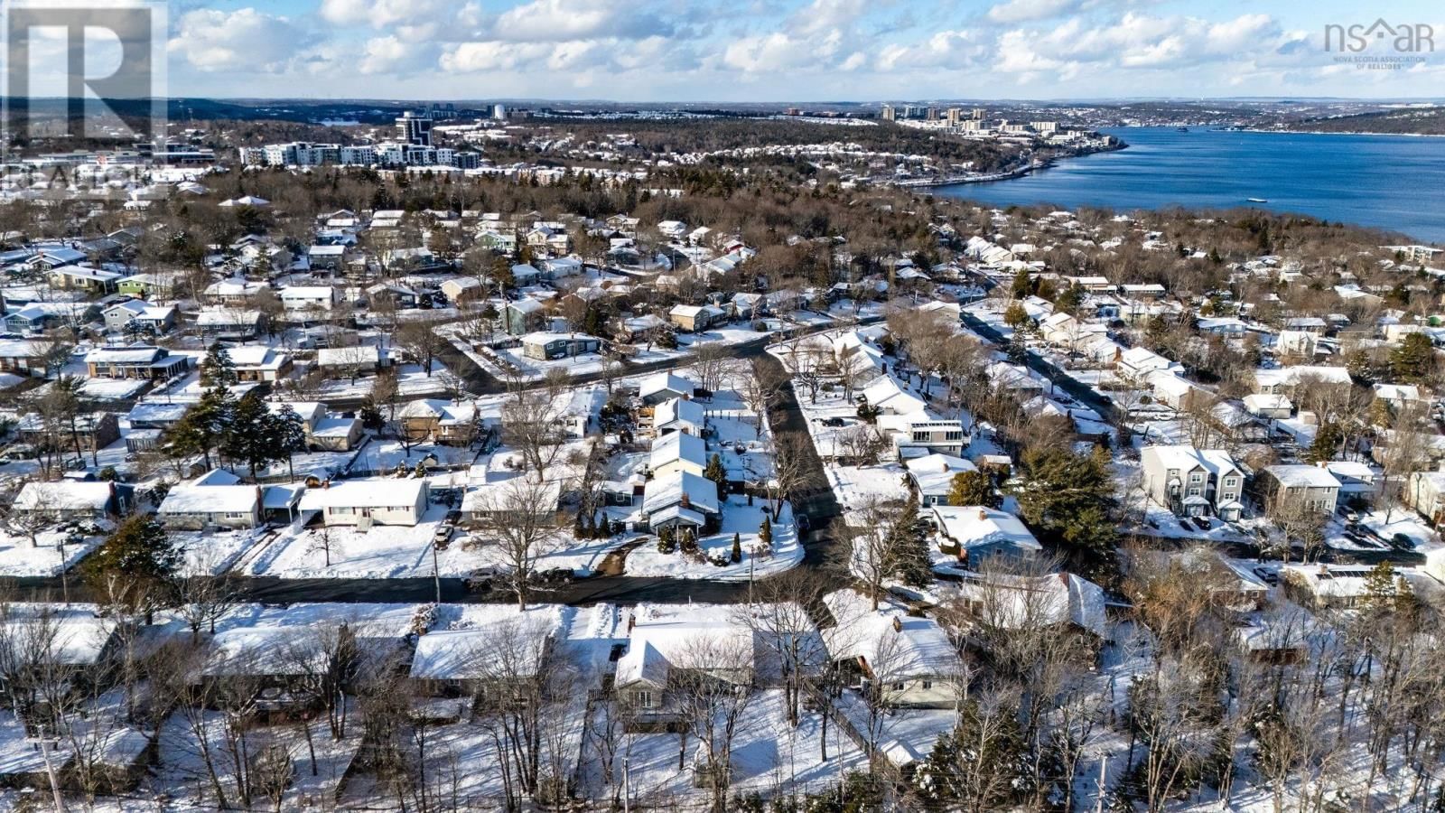 16 CANARY CRESCENT Image 49