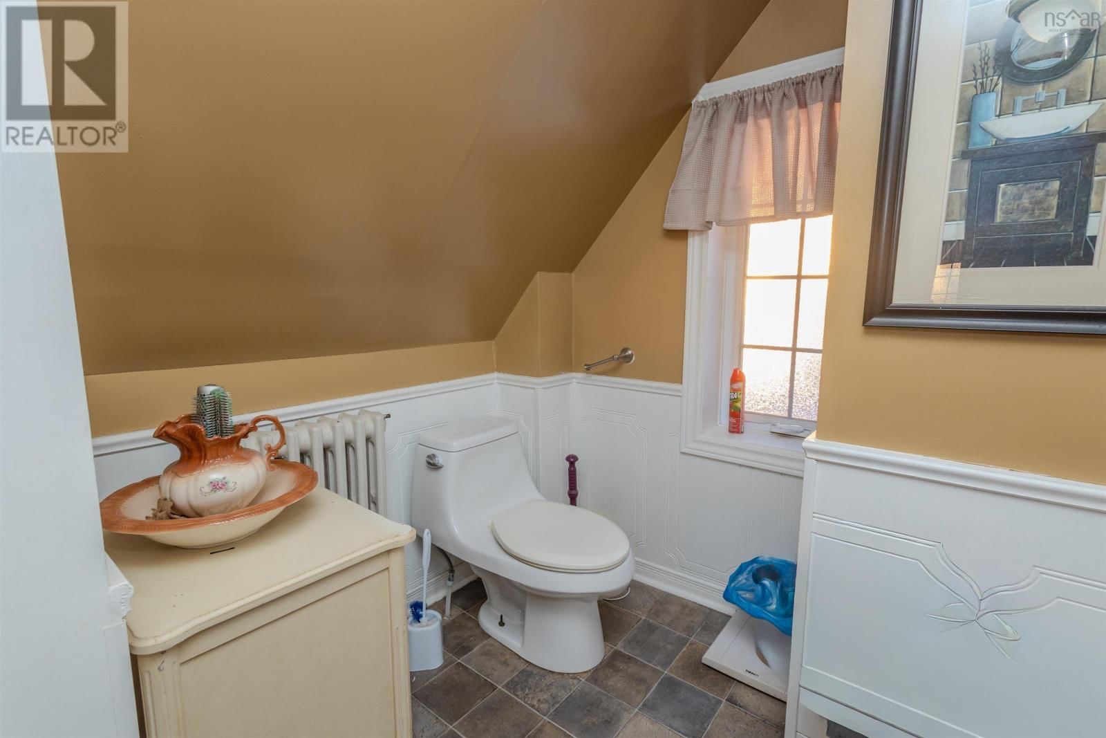 70 FRASER AVENUE Image 28