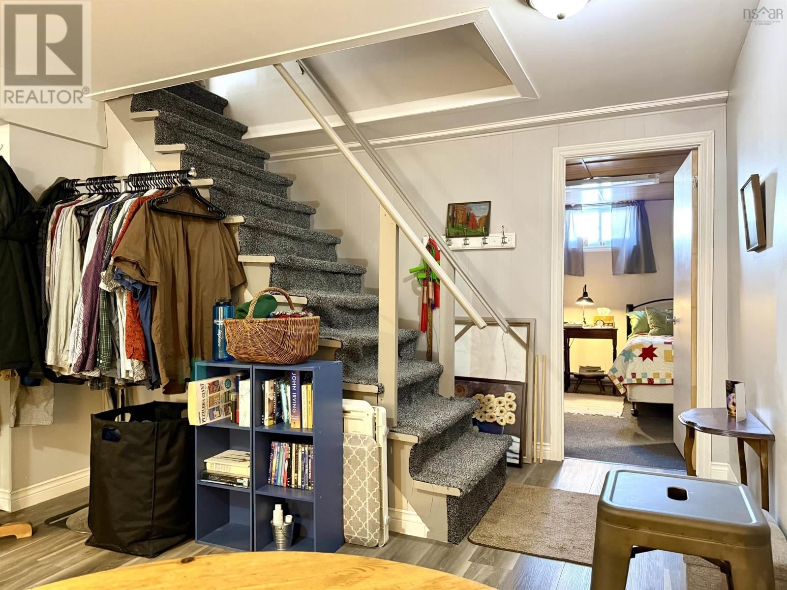 24 RHODES AVENUE Image 36