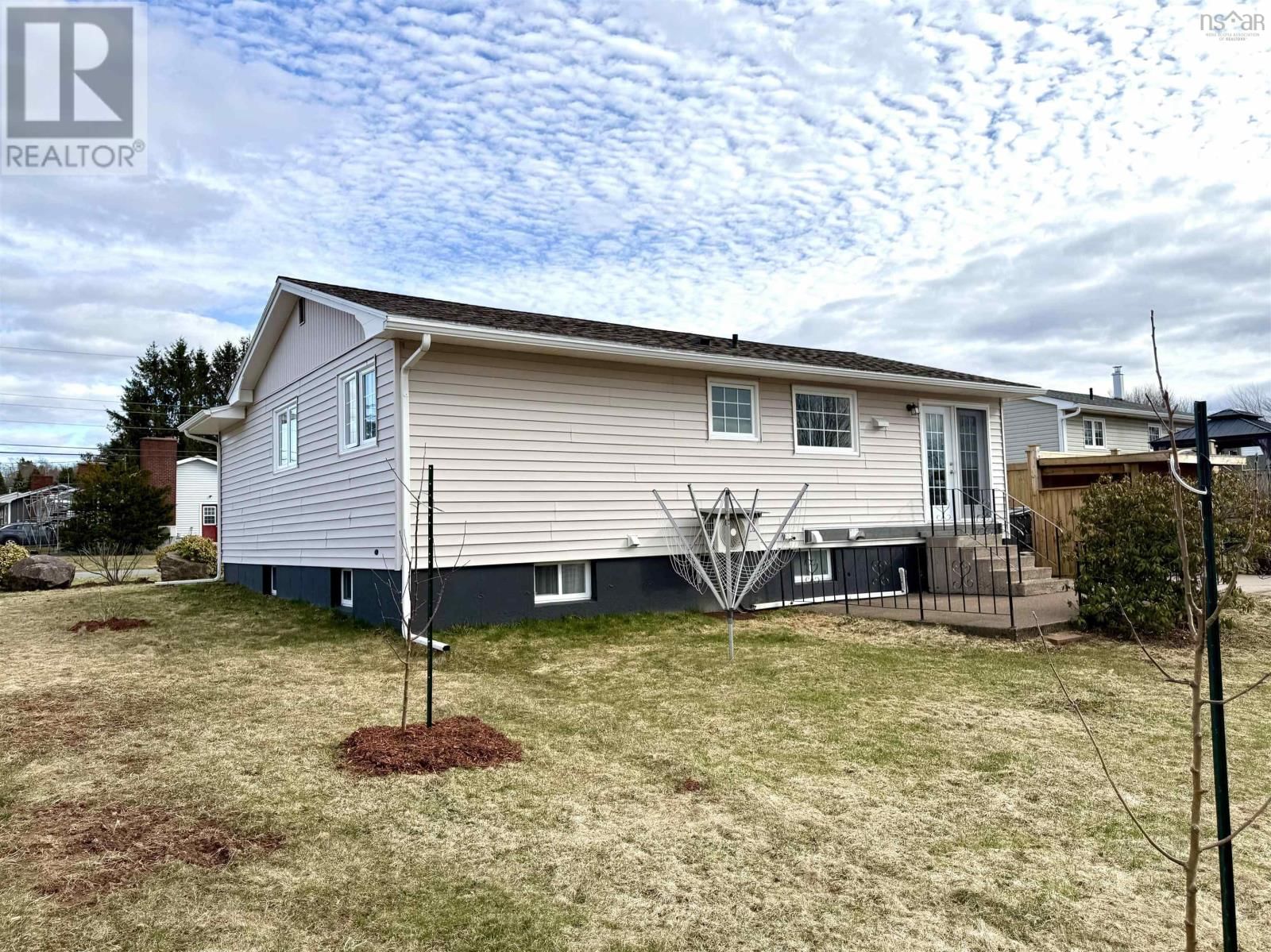 24 RHODES AVENUE Image 5