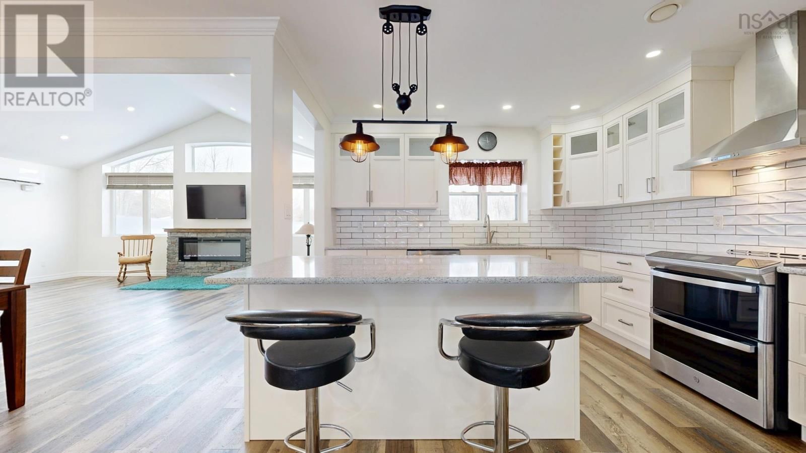 6672 HIGHWAY 1 Image 9