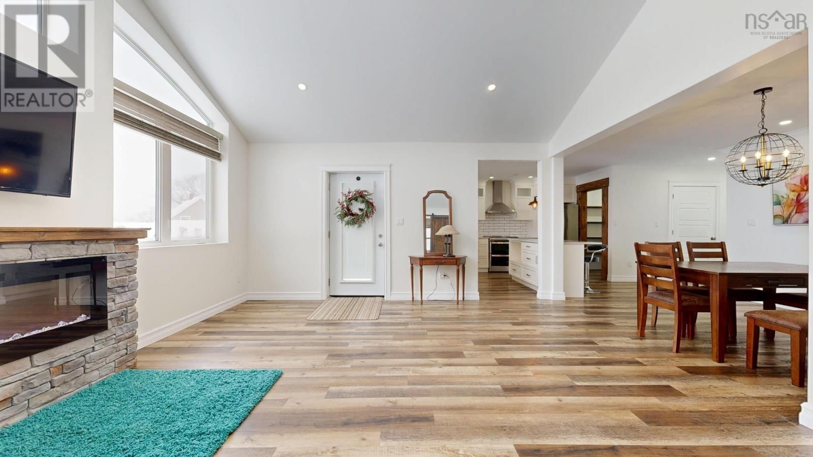 6672 HIGHWAY 1 Image 19