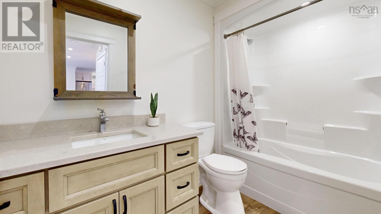 6672 HIGHWAY 1 Image 22