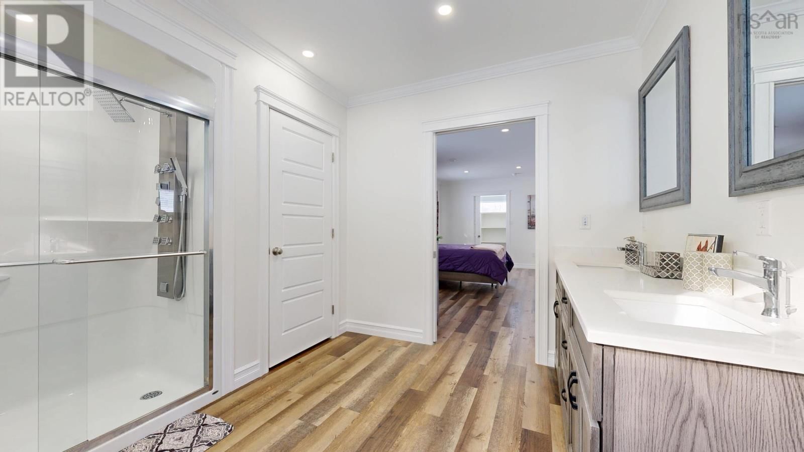 6672 HIGHWAY 1 Image 32