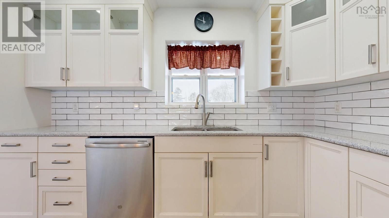 6672 HIGHWAY 1 Image 7