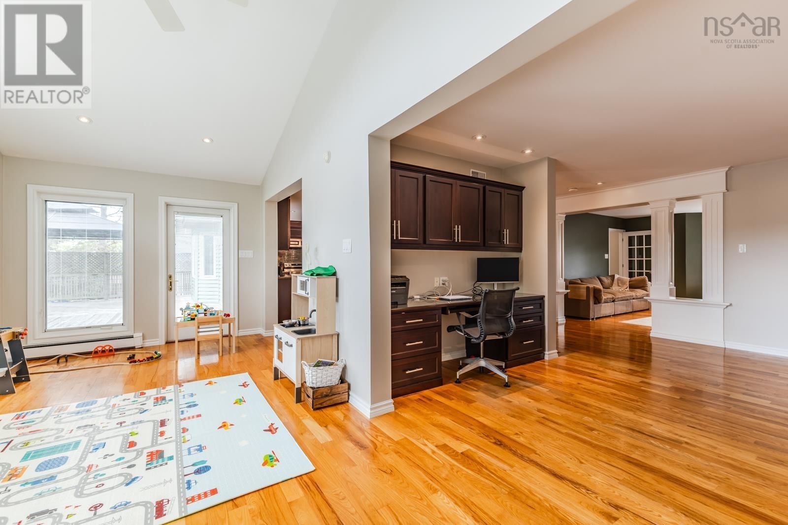 252 BLUE HERON DRIVE Image 16