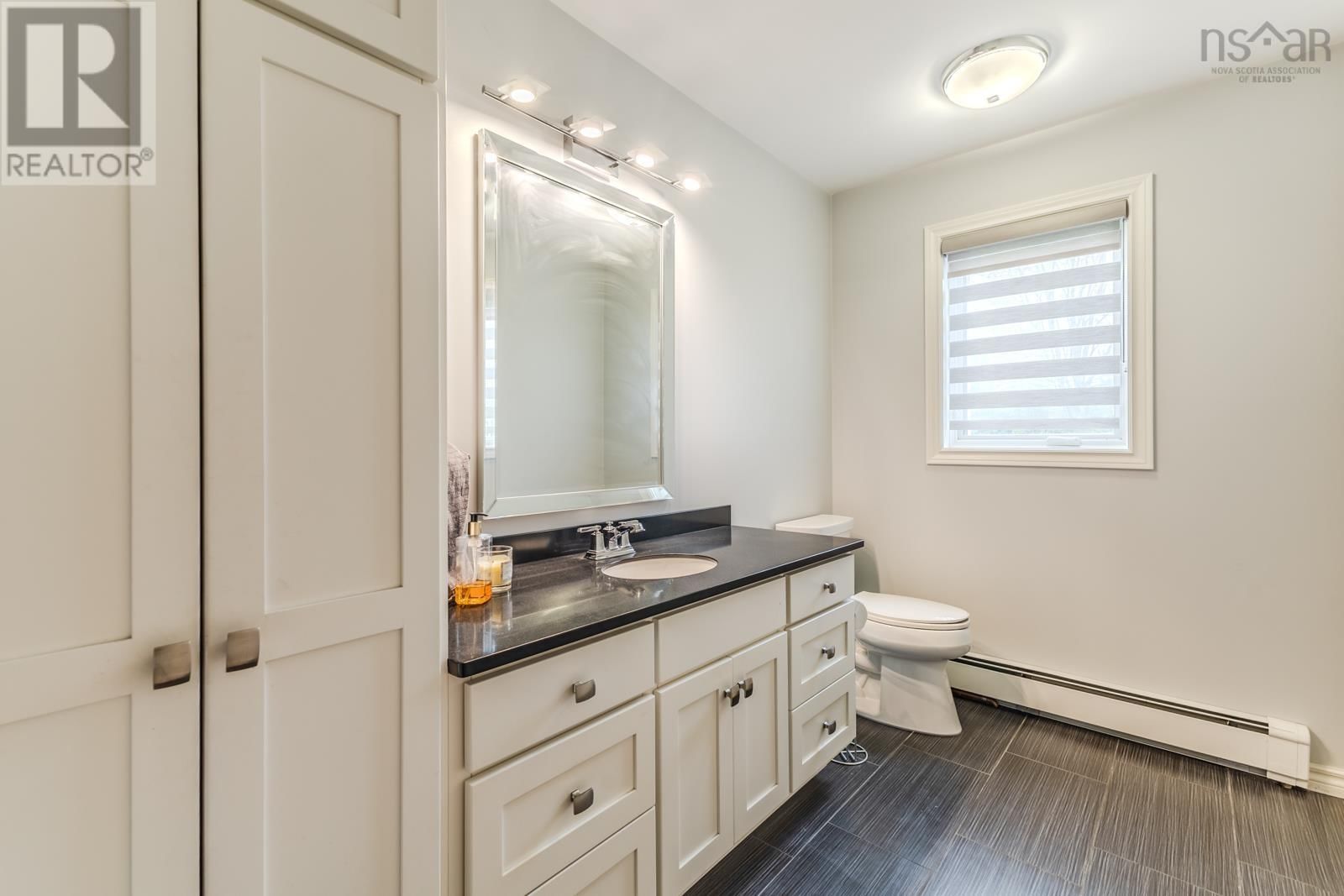 252 BLUE HERON DRIVE Image 17