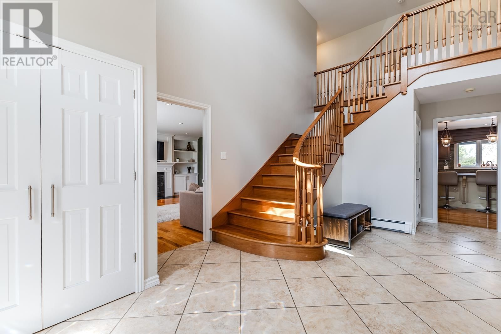 252 BLUE HERON DRIVE Image 3