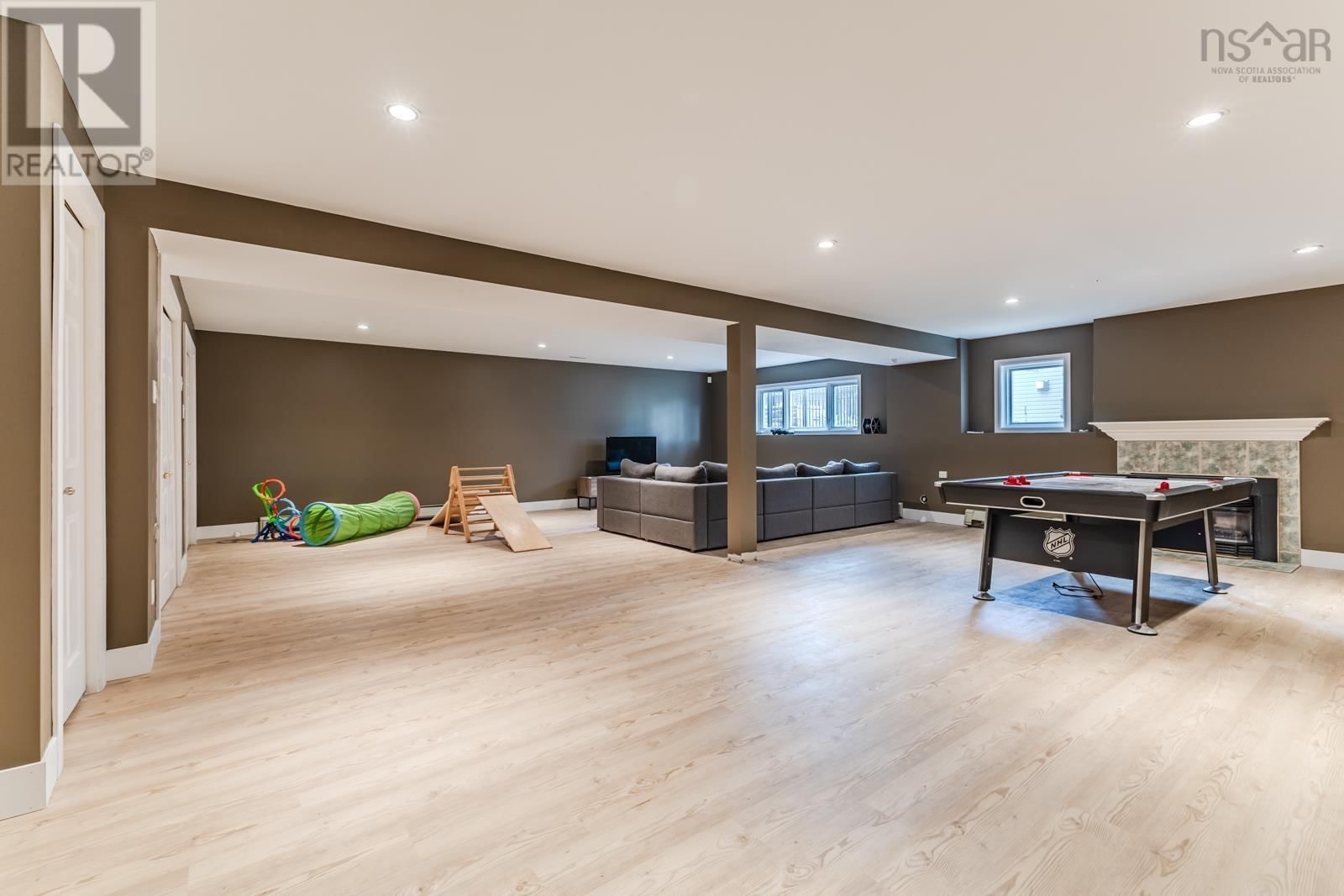 252 BLUE HERON DRIVE Image 34