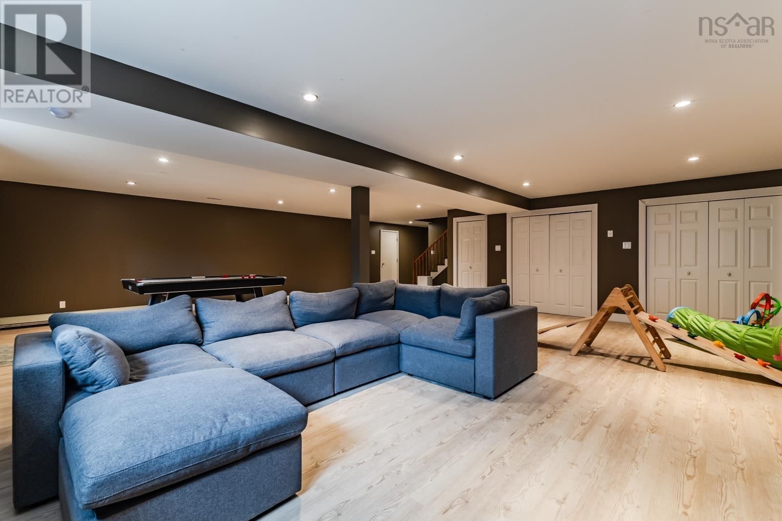 252 BLUE HERON DRIVE Image 36