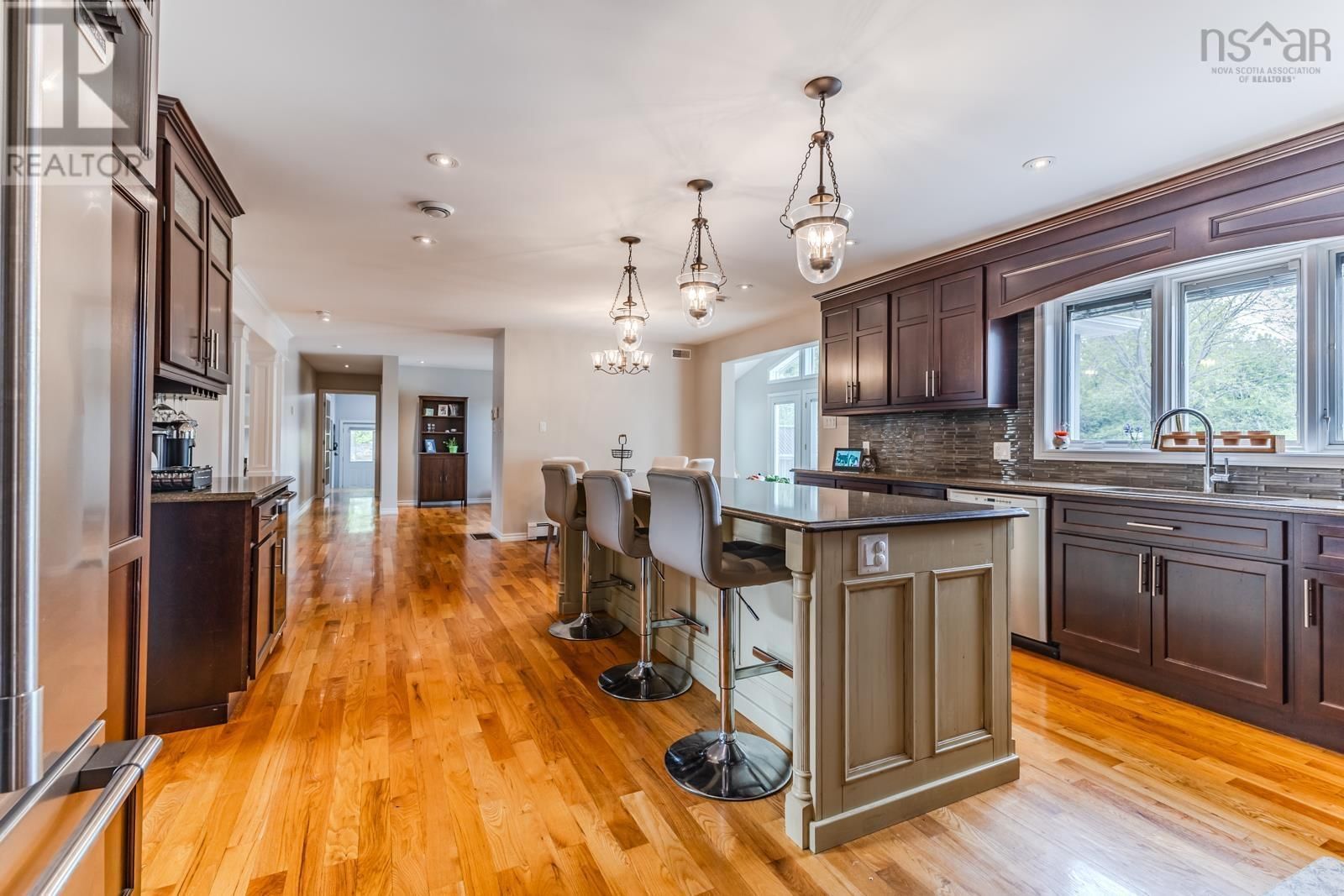 252 BLUE HERON DRIVE Image 9