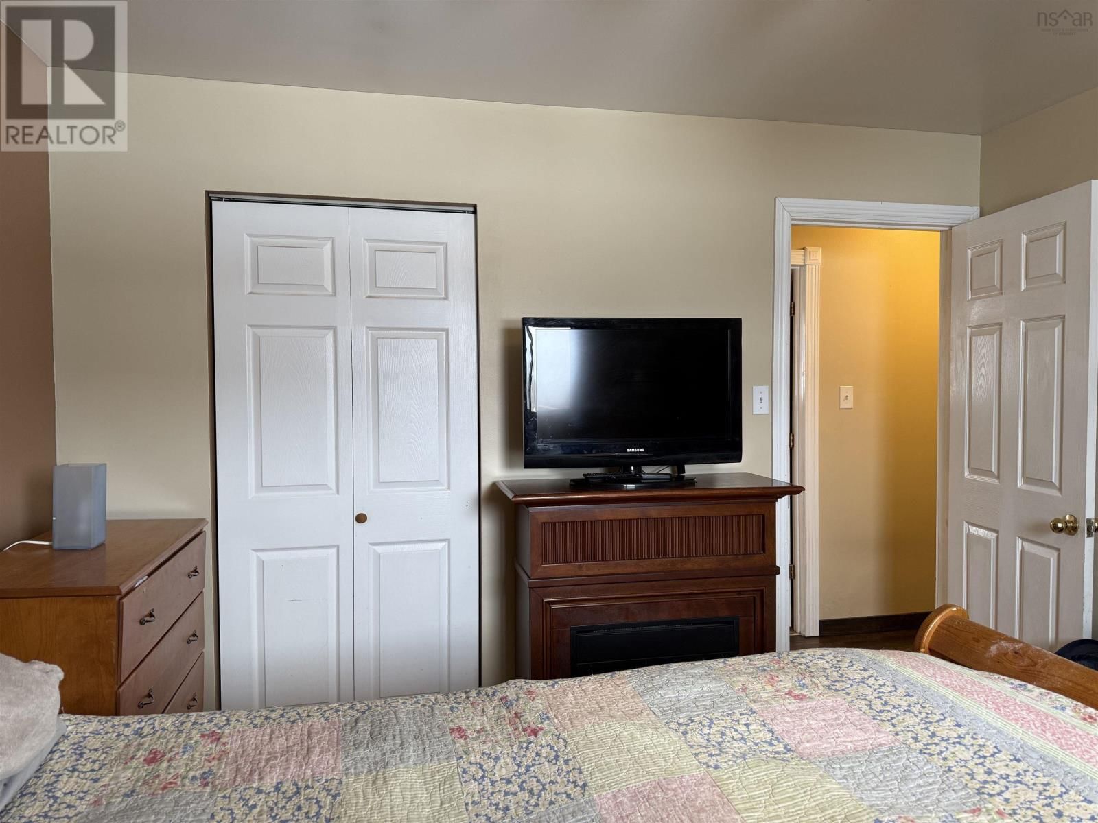 1668 MACKAY STREET Image 20