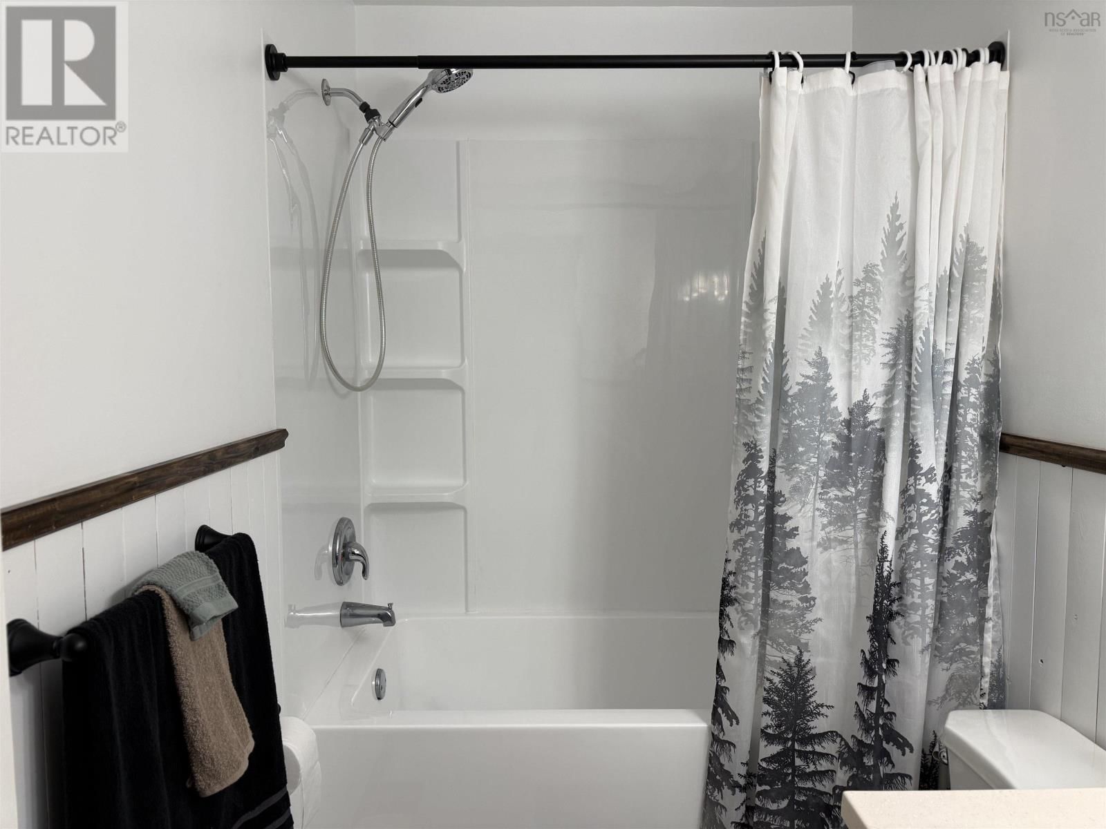 1668 MACKAY STREET Image 26