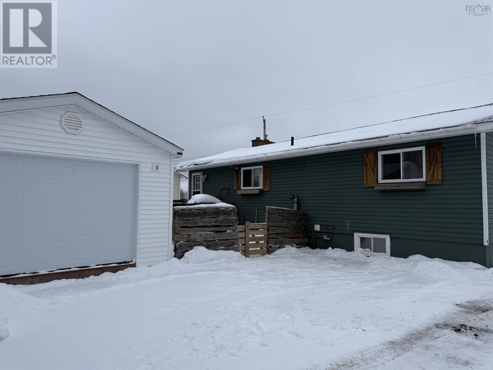 1668 MACKAY STREET Image 38