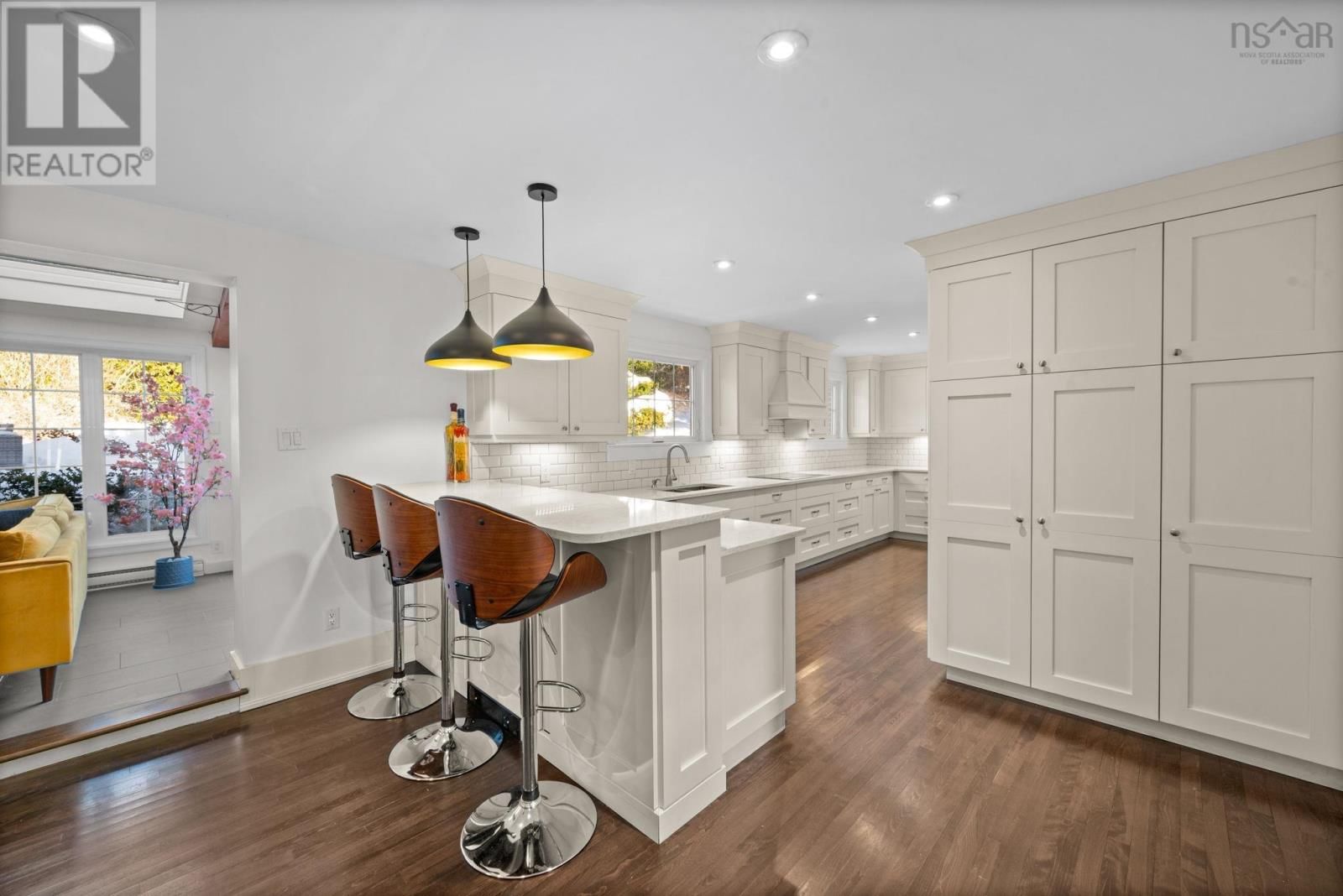 523 FRANCKLYN STREET Image 18