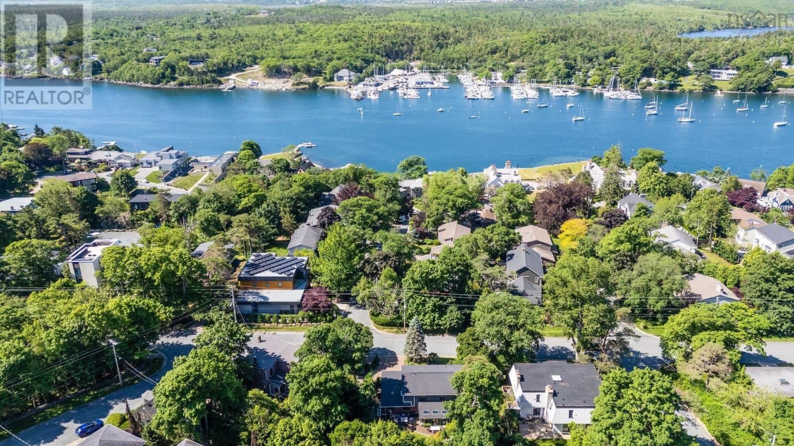 523 FRANCKLYN STREET Image 3