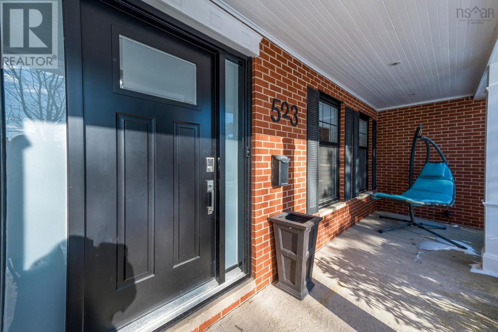 523 FRANCKLYN STREET Image 5