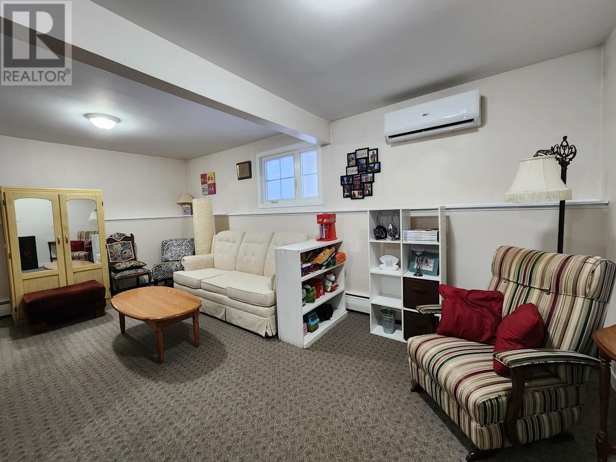 21 GLENN DRIVE Image 22