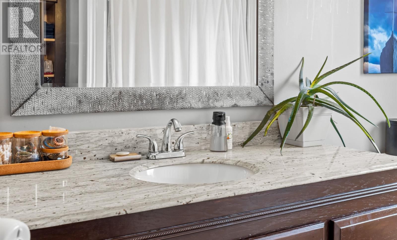 22 SHAMROCK CRESCENT Image 15