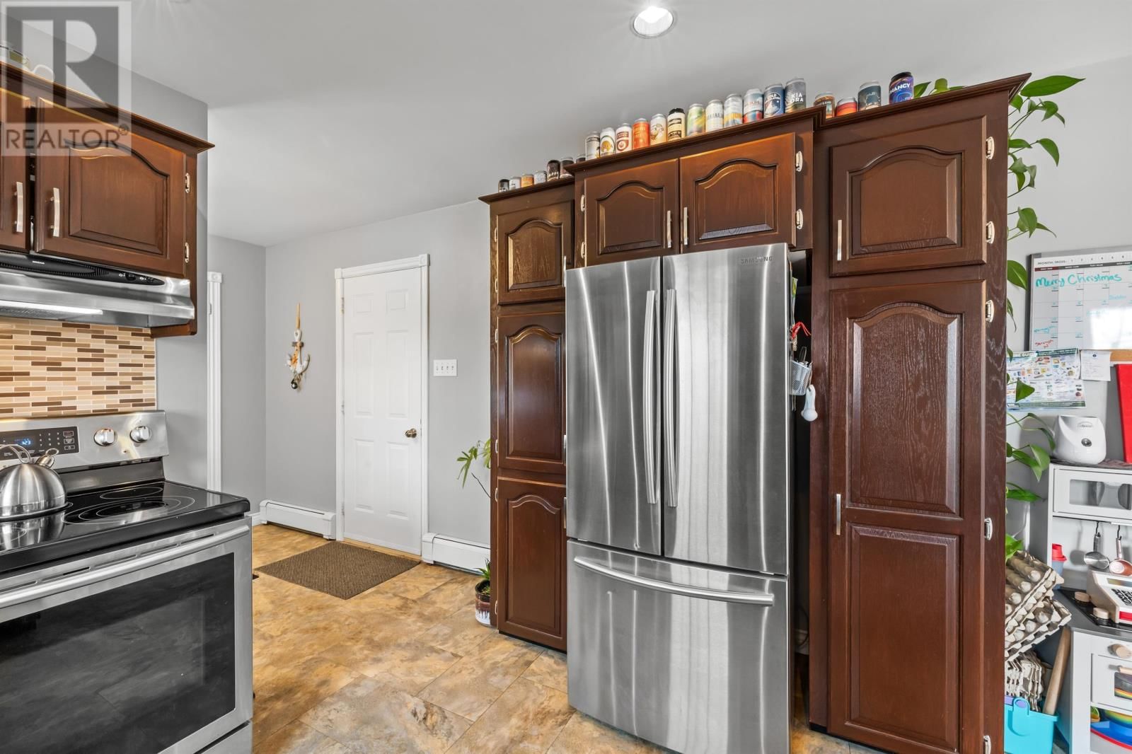 22 SHAMROCK CRESCENT Image 20