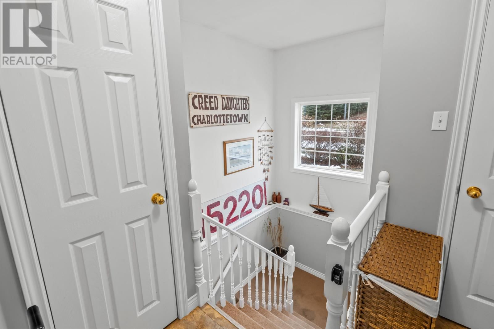 22 SHAMROCK CRESCENT Image 25