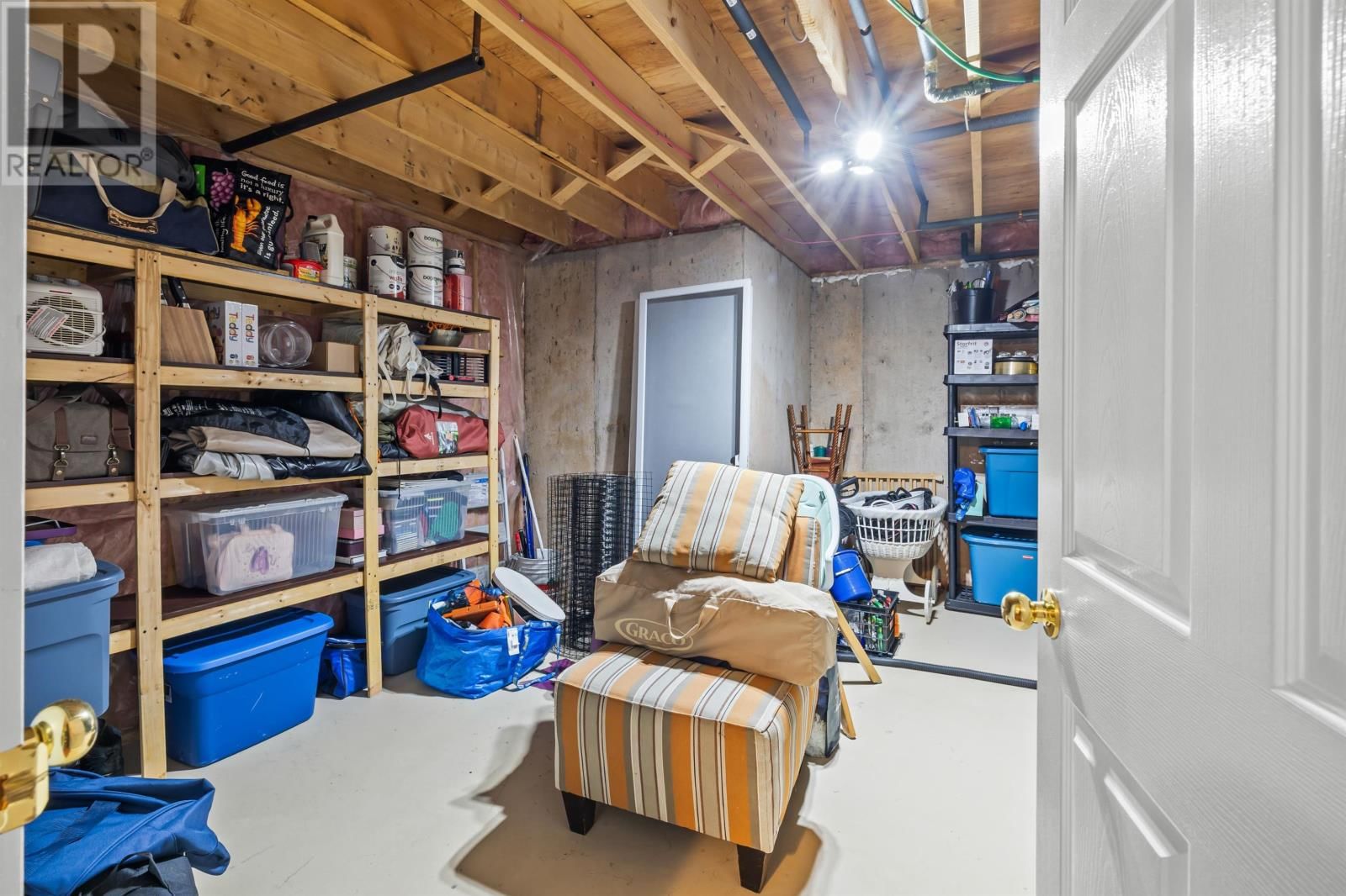 22 SHAMROCK CRESCENT Image 30