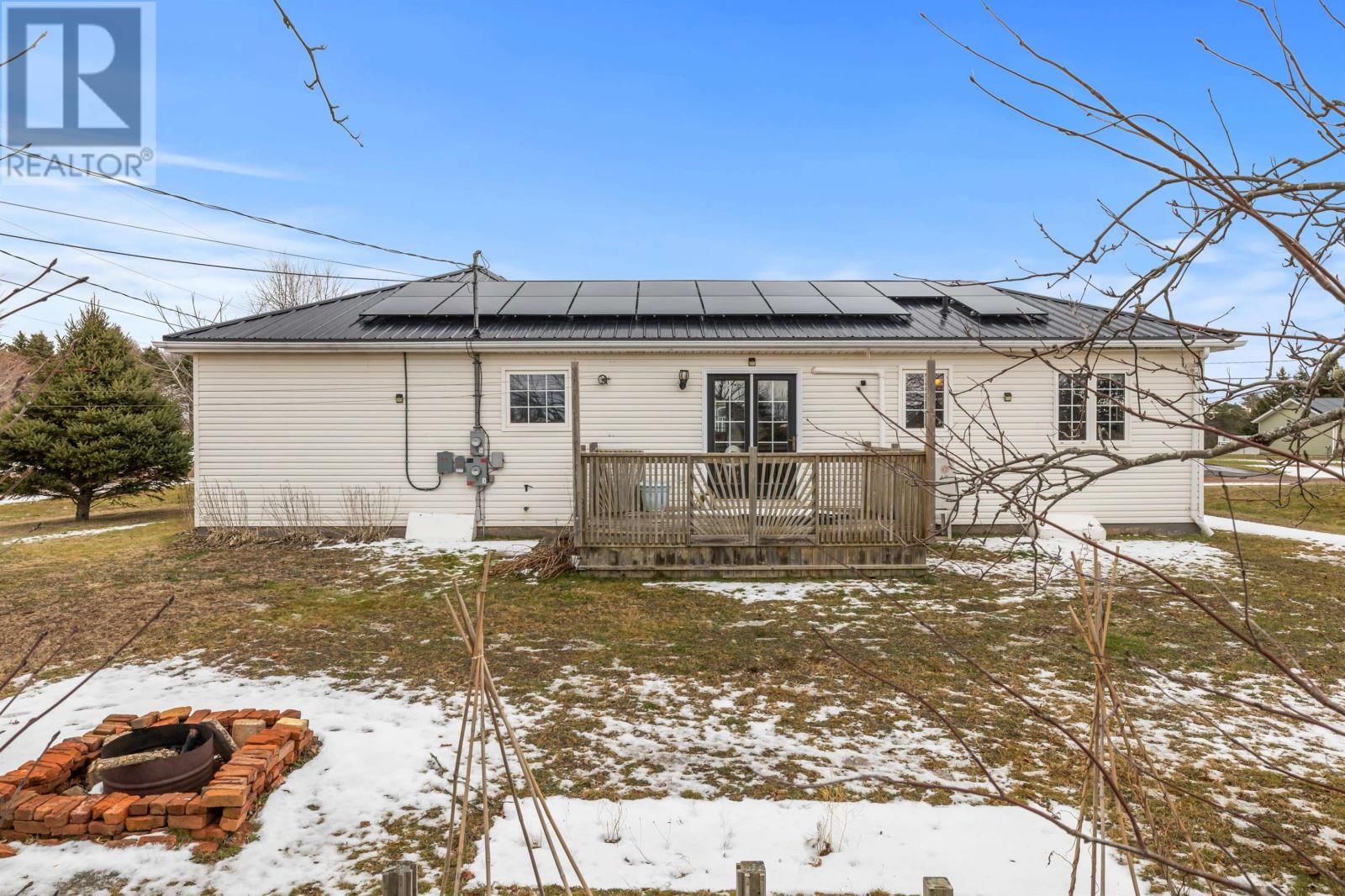 22 SHAMROCK CRESCENT Image 32