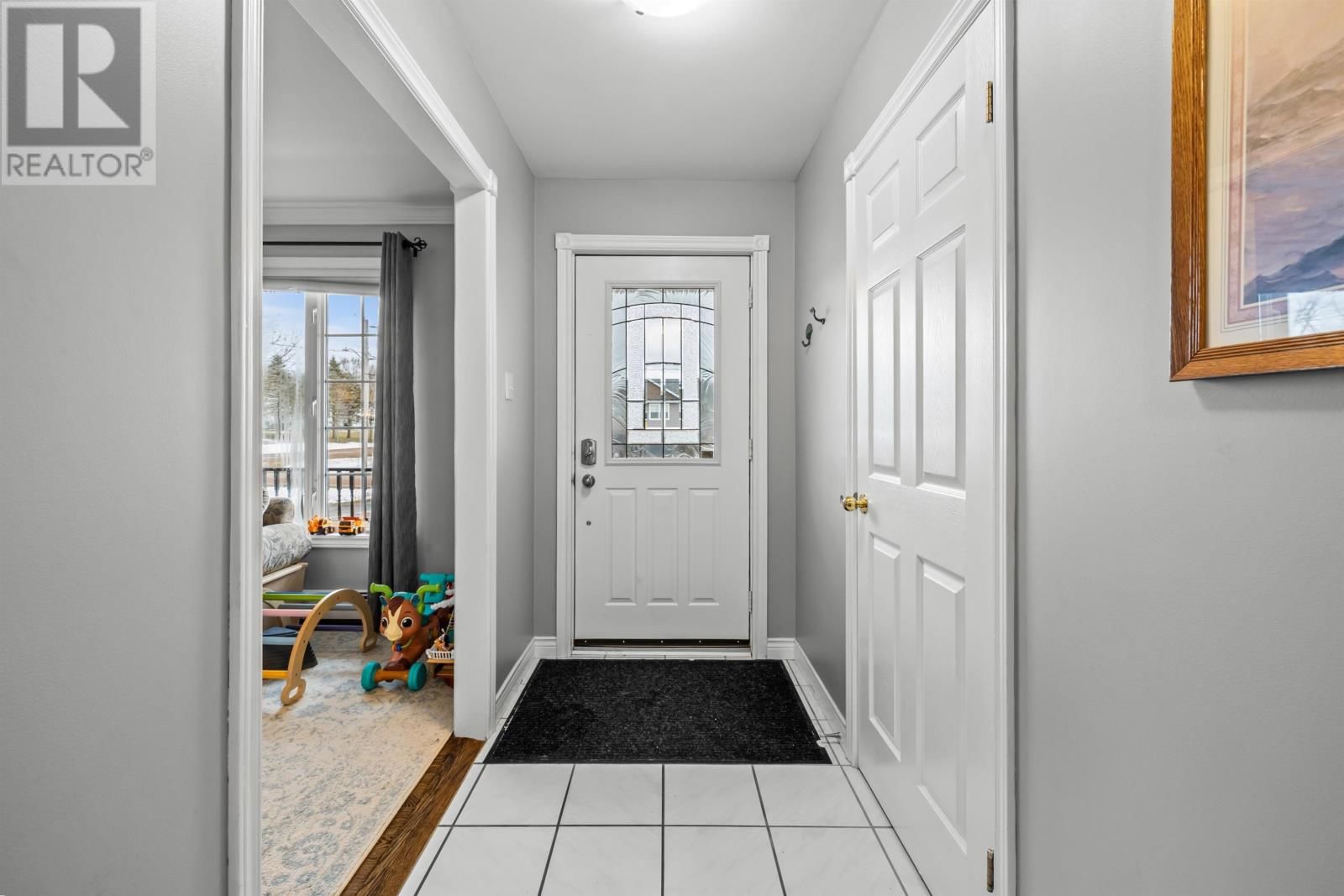 22 SHAMROCK CRESCENT Image 5