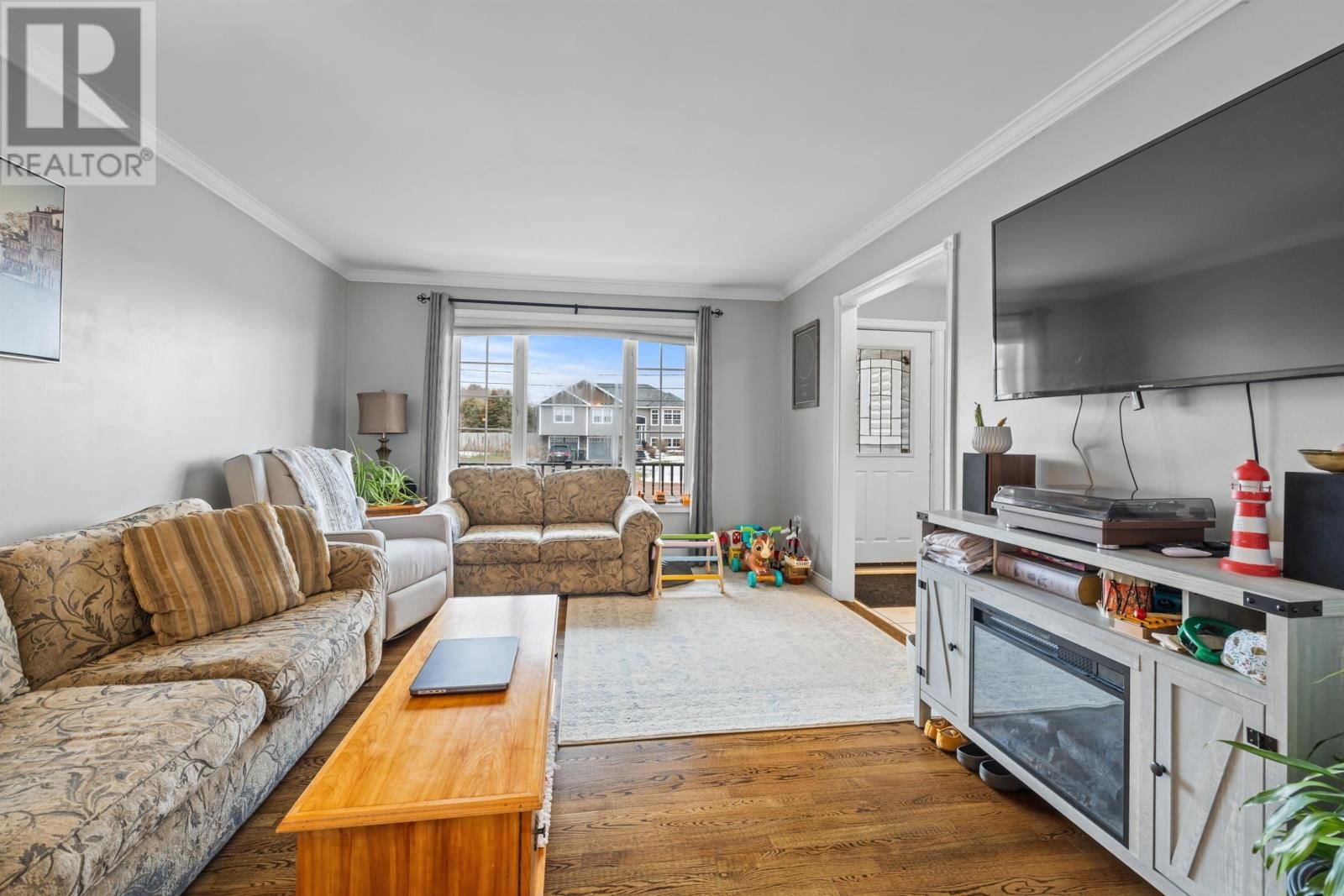 22 SHAMROCK CRESCENT Image 6