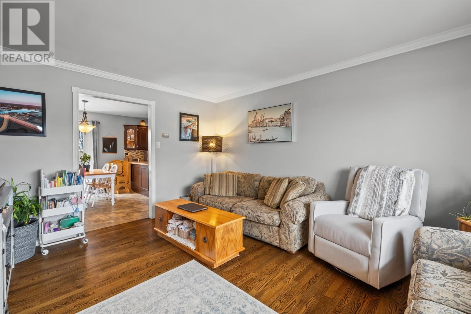 22 SHAMROCK CRESCENT Image 7