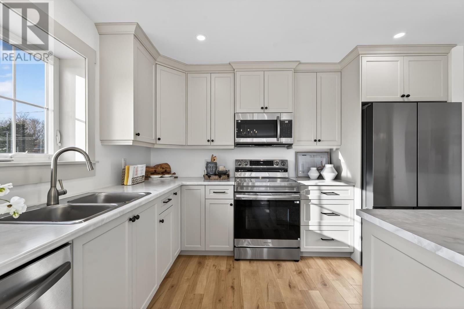 285 GREENWOOD DRIVE Image 11