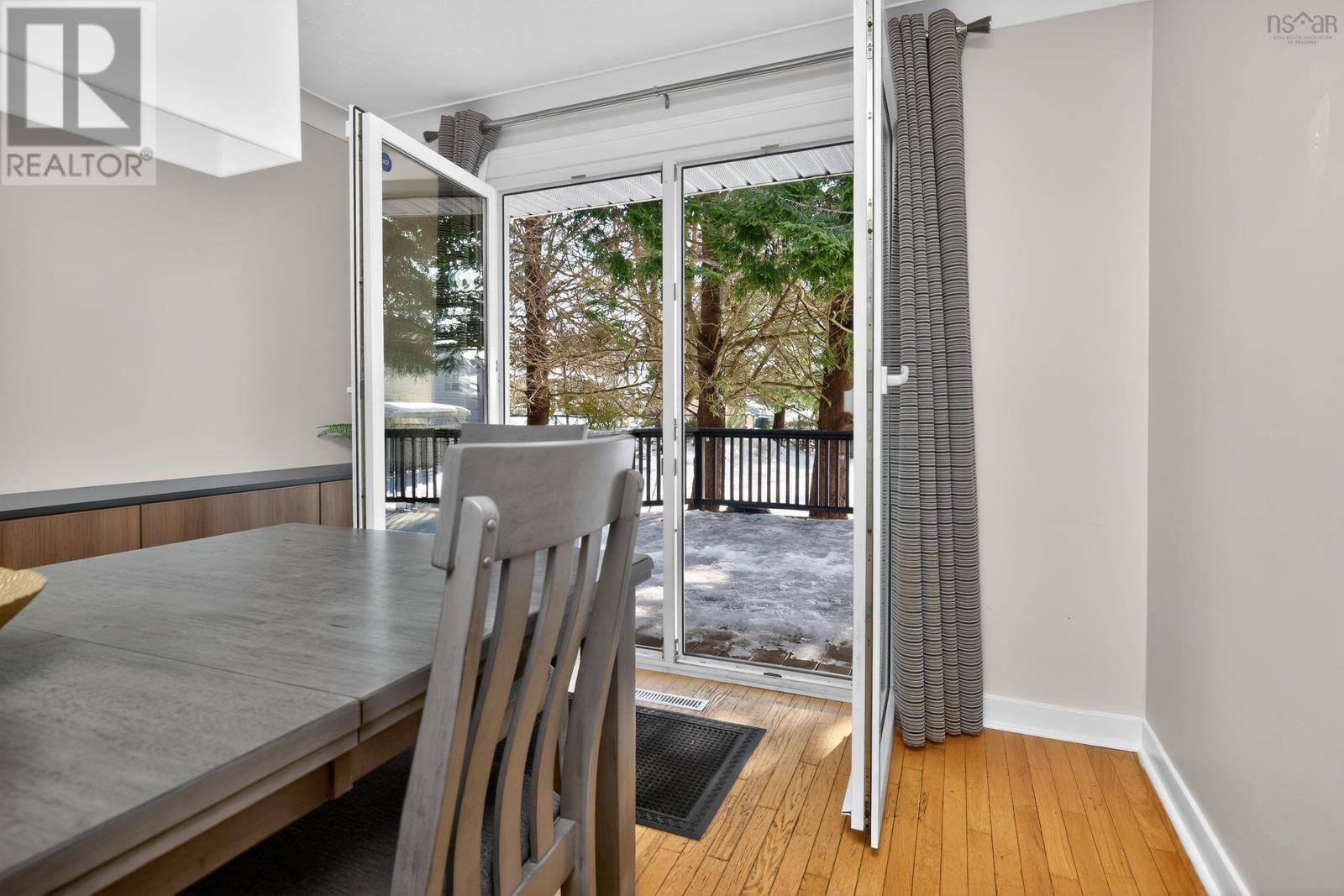 37 LAWNSDALE DRIVE Image 10