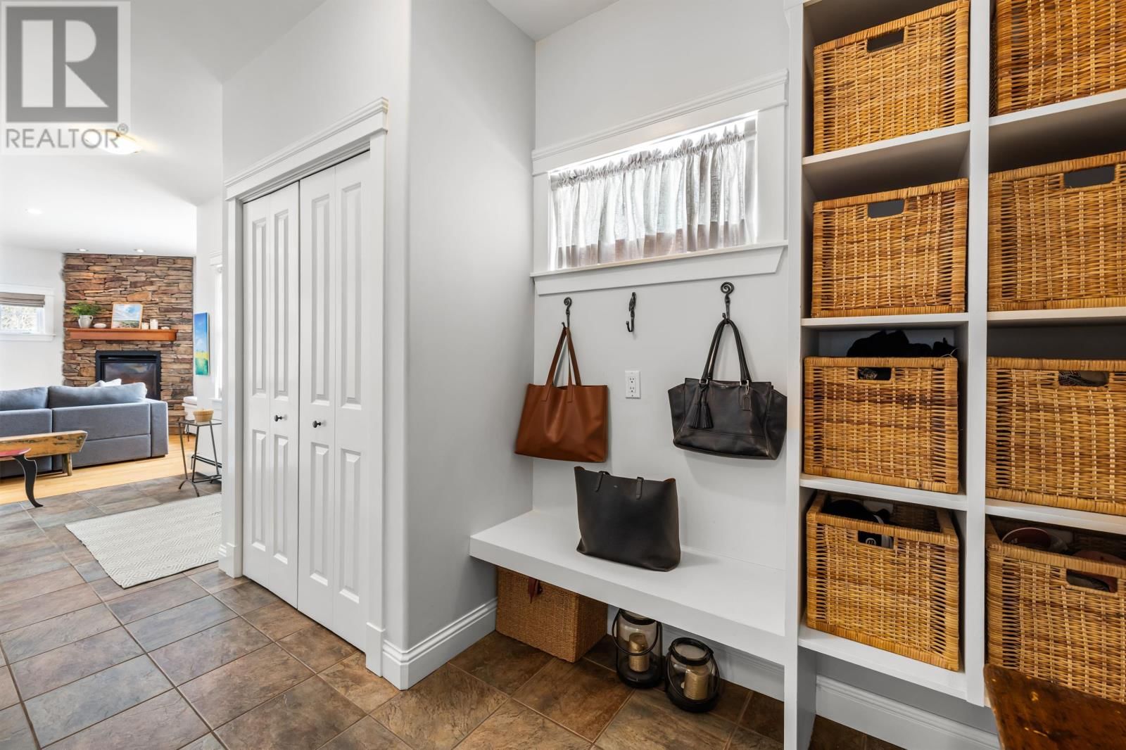 147 BELL CRESCENT Image 16