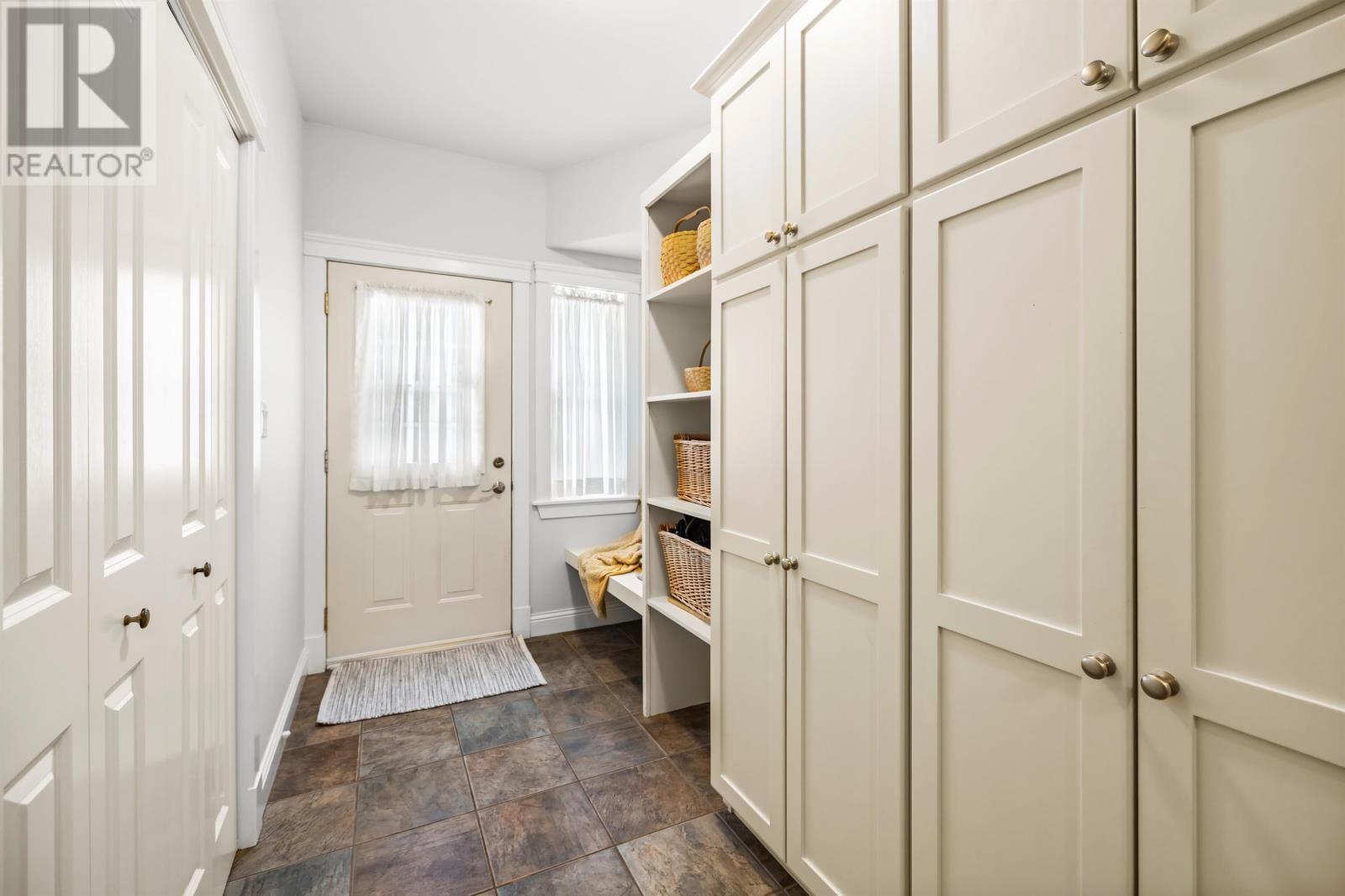 147 BELL CRESCENT Image 22