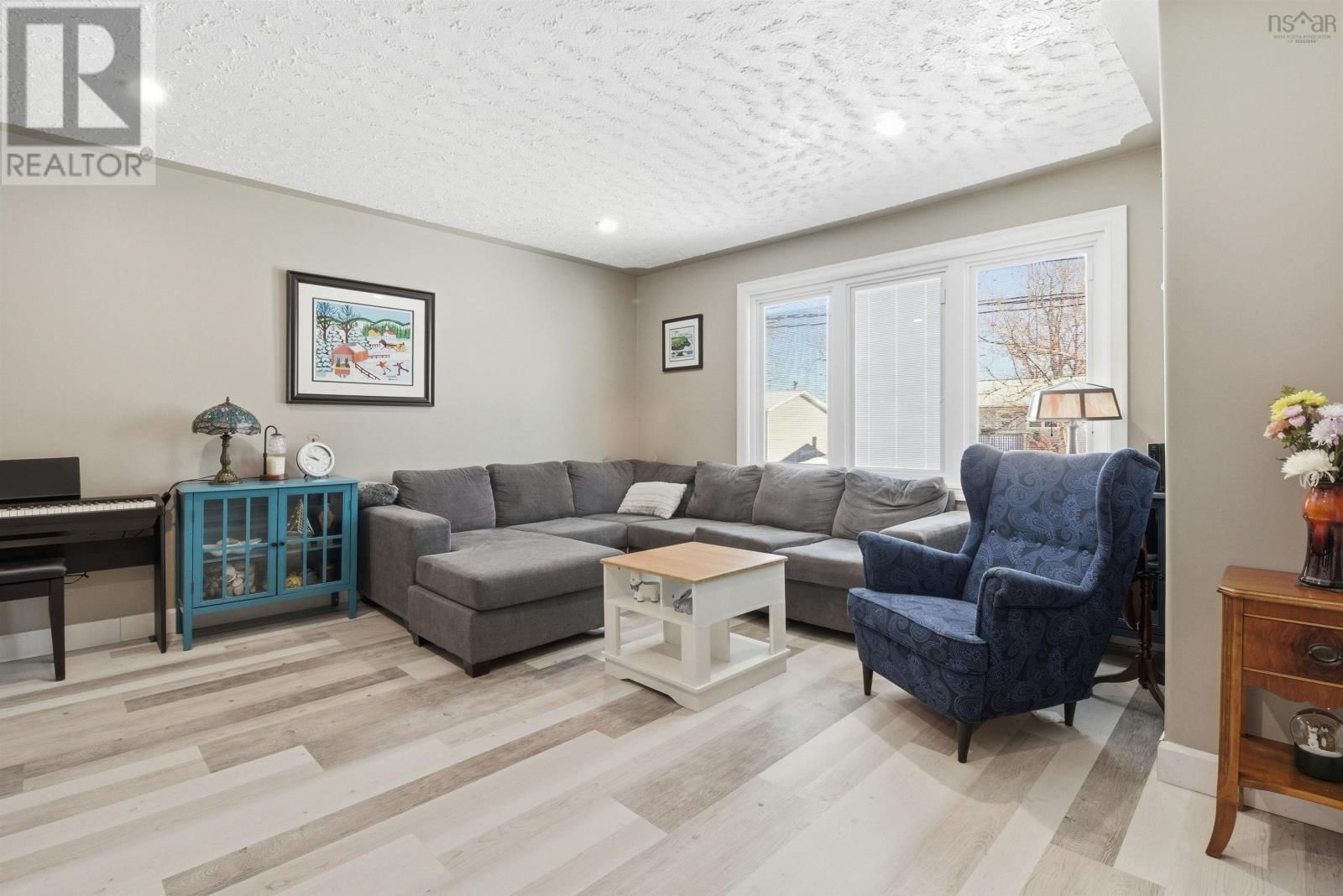 216 STOKIL DRIVE Image 8