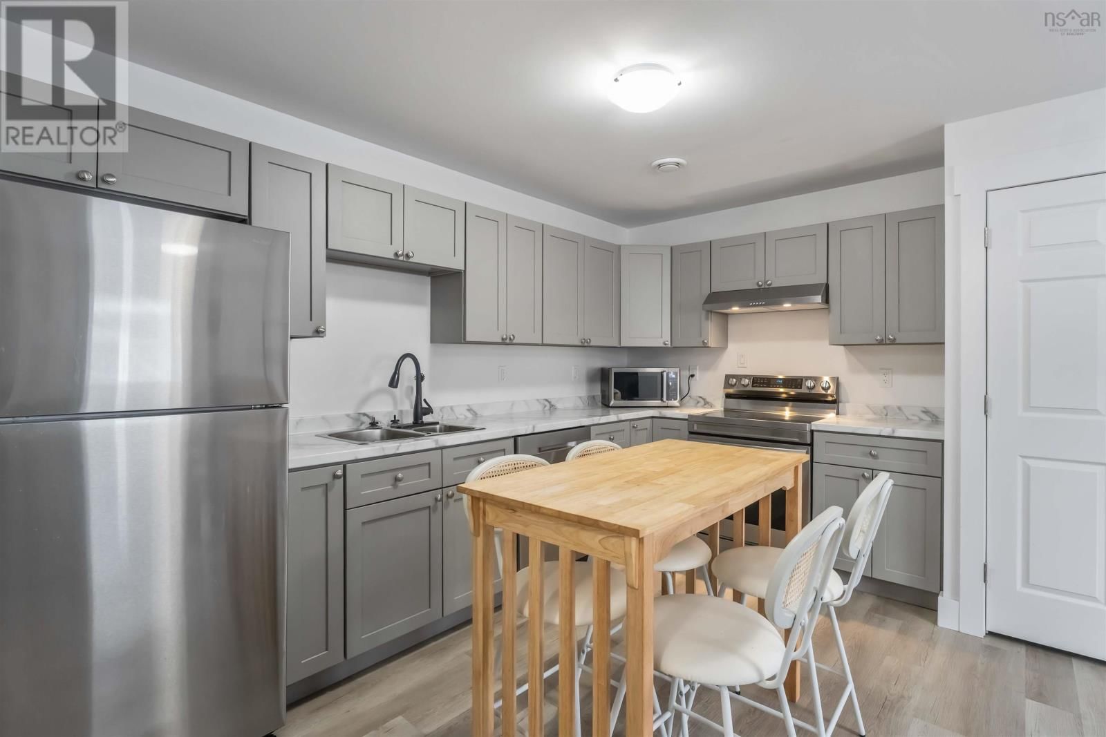 1029 UPPER CHURCH STREET Image 9