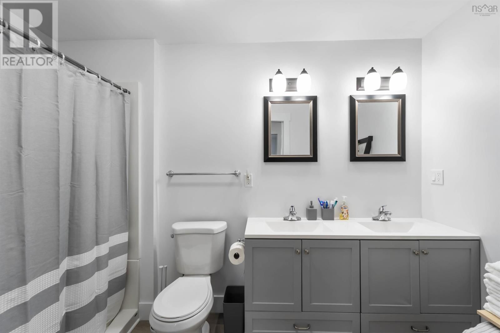 1029 UPPER CHURCH STREET Image 17