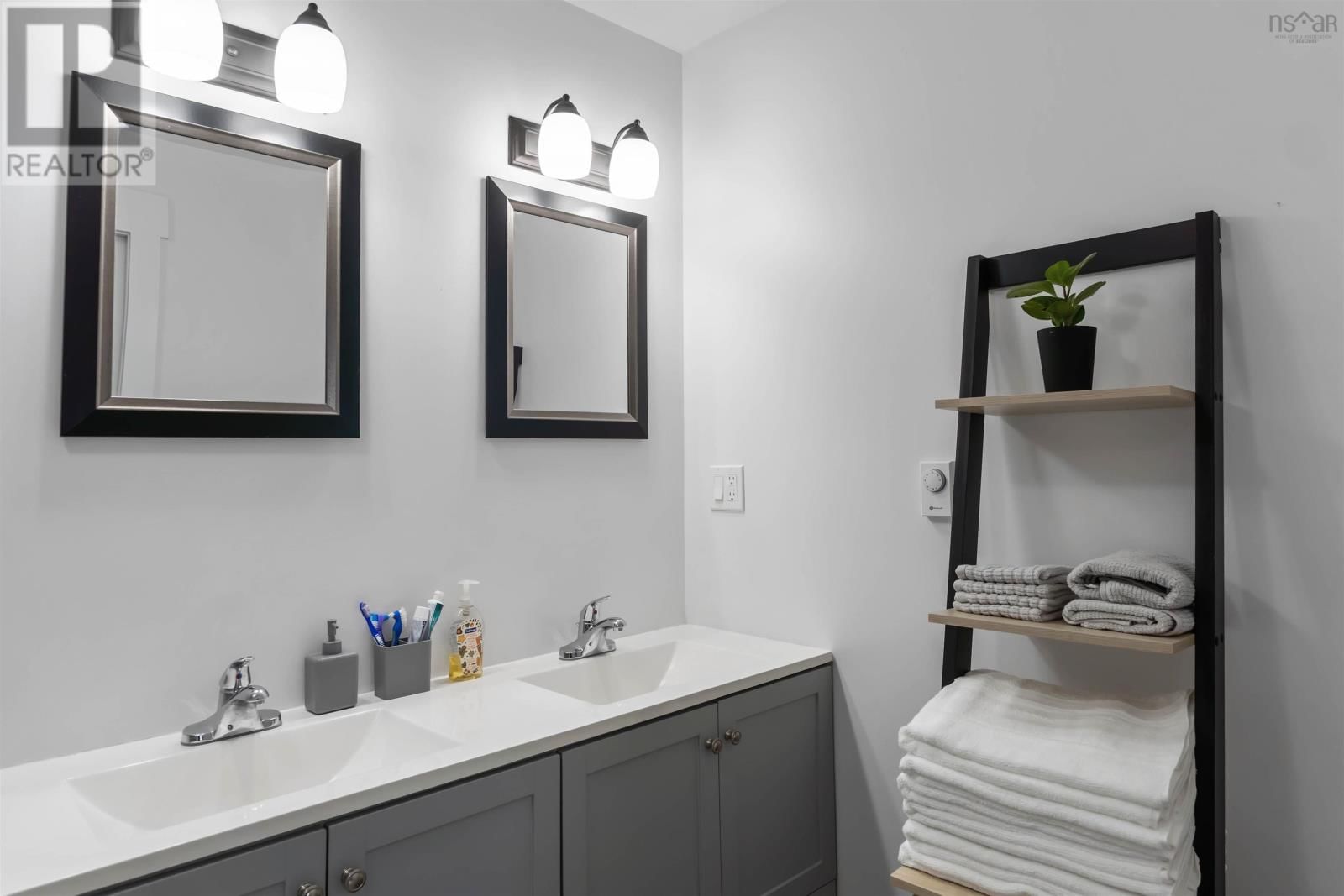 1029 UPPER CHURCH STREET Image 18