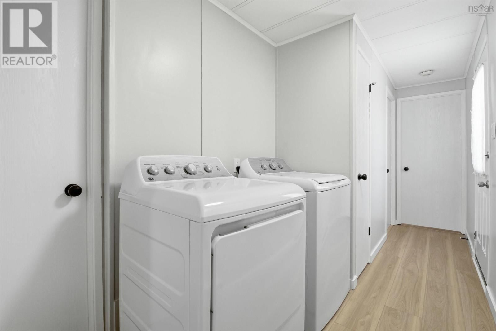 21 MOORE DRIVE Image 11