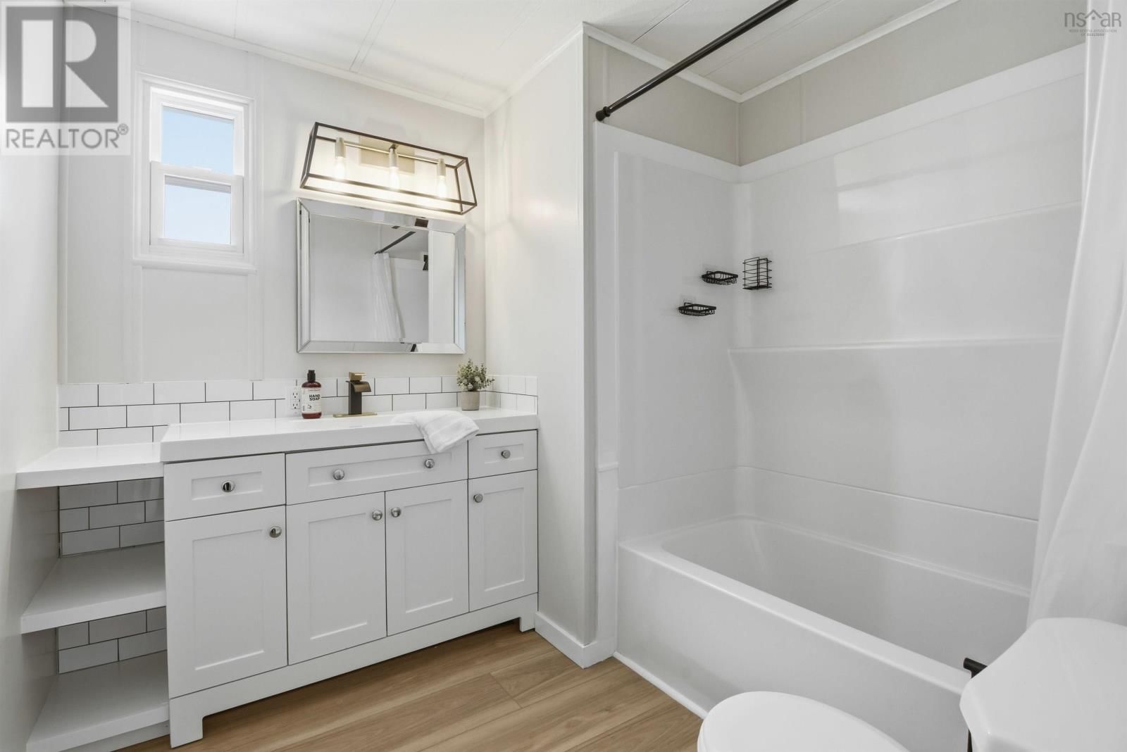 21 MOORE DRIVE Image 12