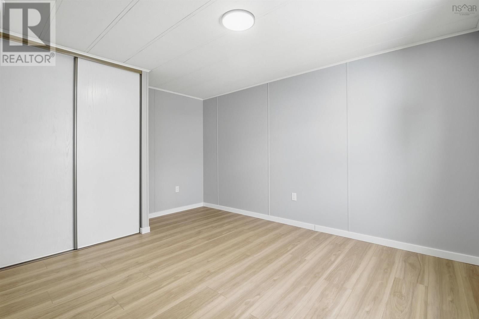 21 MOORE DRIVE Image 13