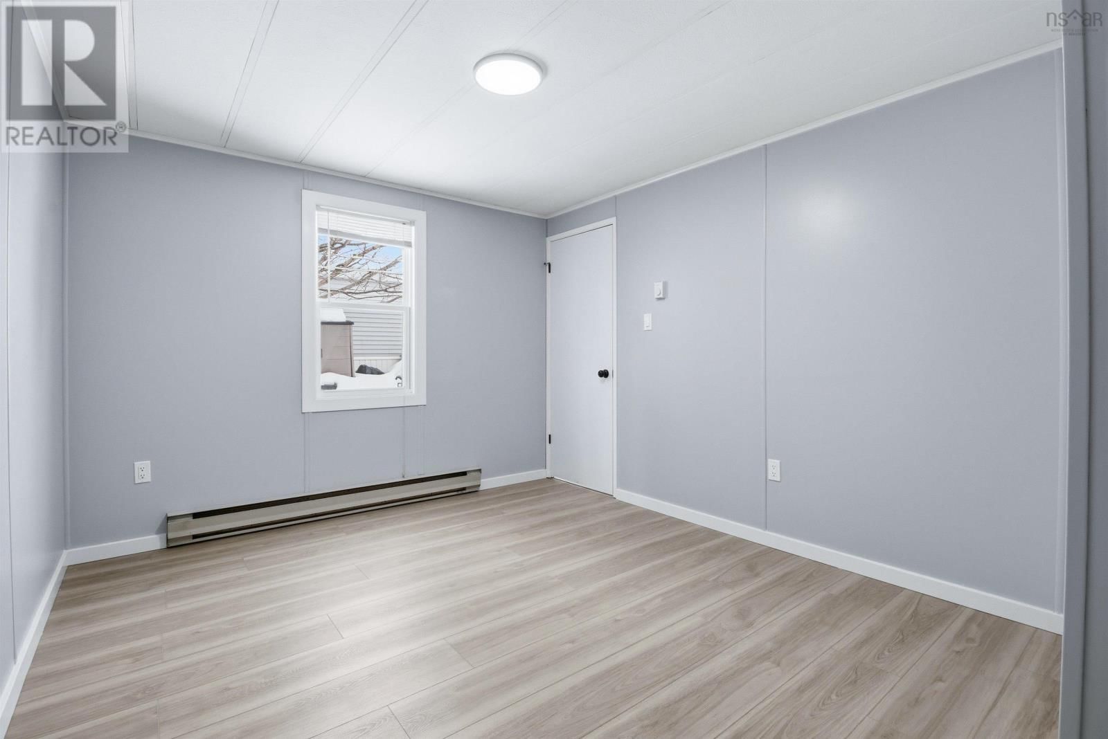 21 MOORE DRIVE Image 14