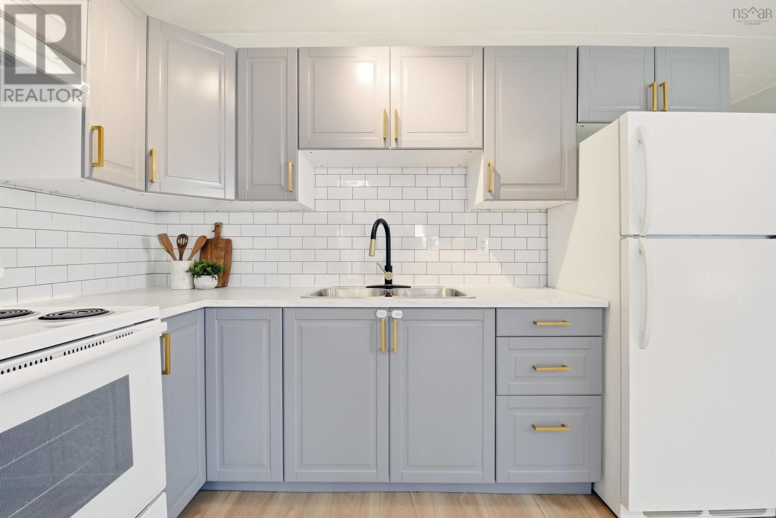 21 MOORE DRIVE Image 5