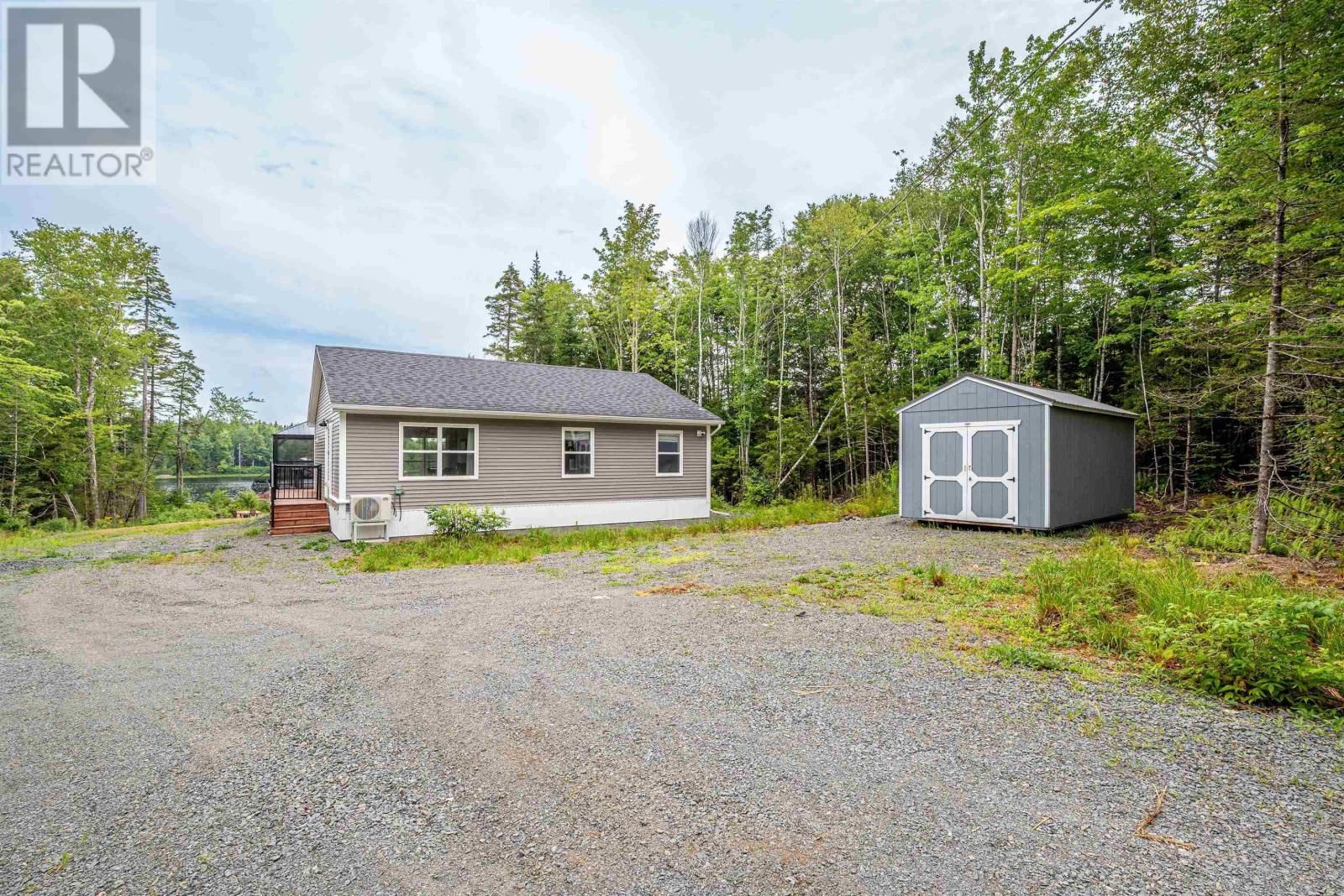 195 MIDDLE LAKE SOUTH ROAD Image 11