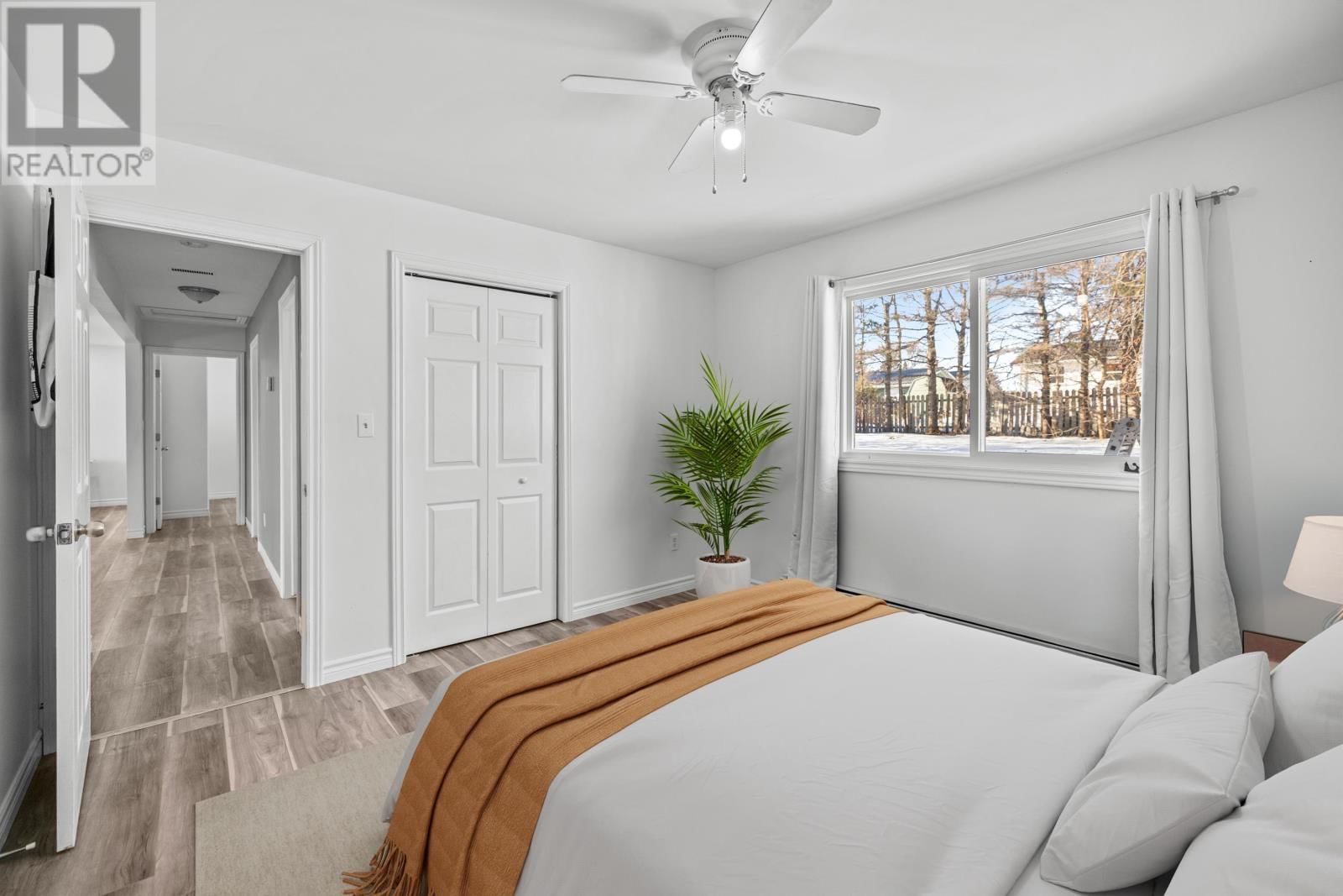 44 WESTCOMB CRESCENT Image 13